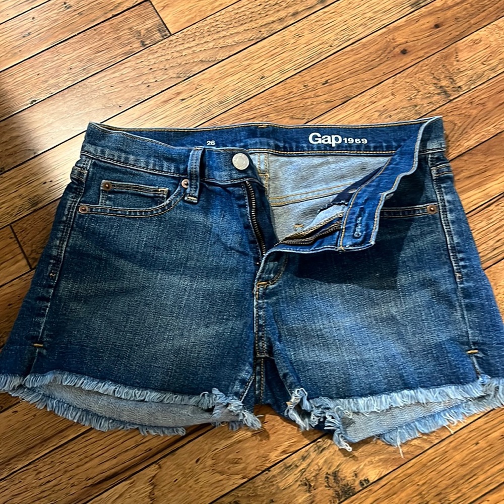 GAP 1969 Jean shorts. Size 26